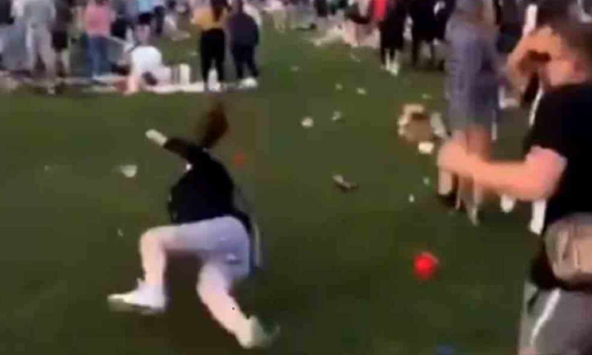 Αγγλία: Γυναίκα δέχεται μπάλα στο κεφάλι και… σωριάζεται στο έδαφος – Το βίντεο έφτασε τις 1 εκατ. προβολές σε μία ημέρα (vid)