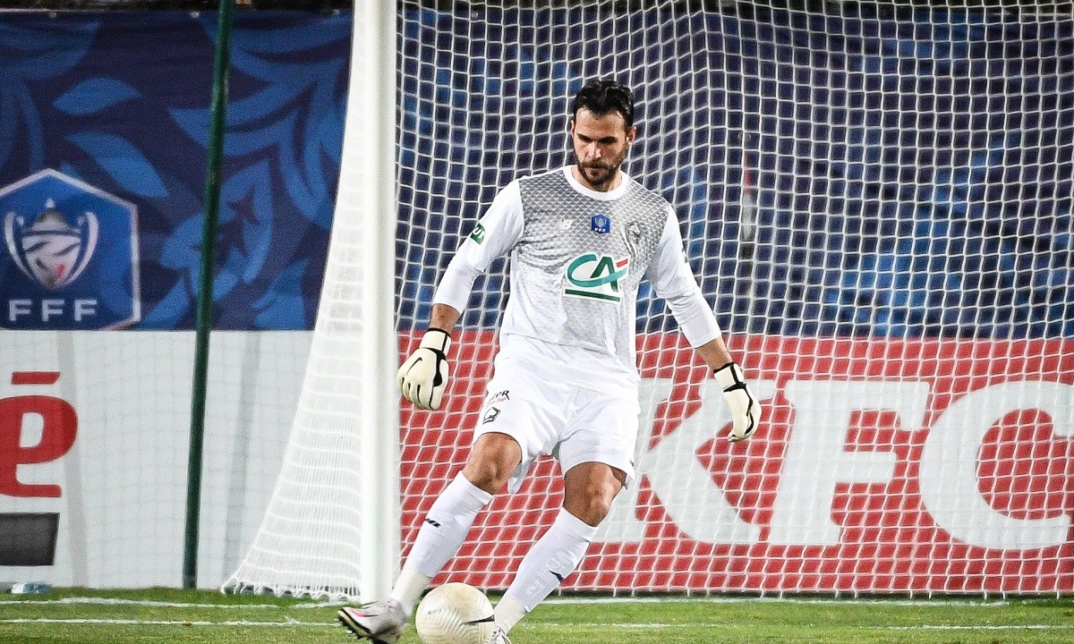 Έλληνες του εξωτερικού: Ο Ορέστης Καρνέζης… βγήκε από τη ναφθαλίνη