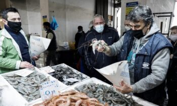 Lockdown – Καθαρά Δευτέρα: Ποια καταστήματα παραμένουν ανοιχτά σήμερα και αύριο