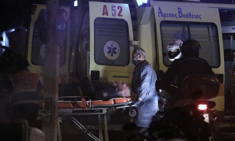 Νέα Σμύρνη – Επεισόδια: Μεταφέρθηκε στο νοσοκομείο ο αστυνομικός