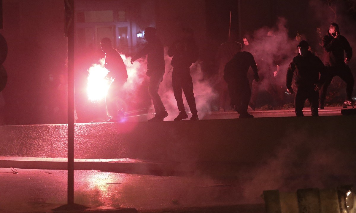 Νίκαια: Σοβαρά επεισόδια μεταξύ Αστυνομίας και αντιεξουσιαστών (pic)