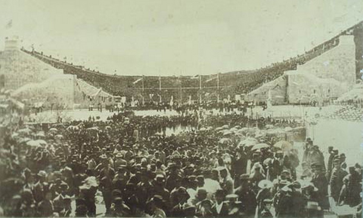 Ολυμπιακός Μαραθώνιος 1896: To κόψιμο του… νήματος από τον Σπύρο Λούη