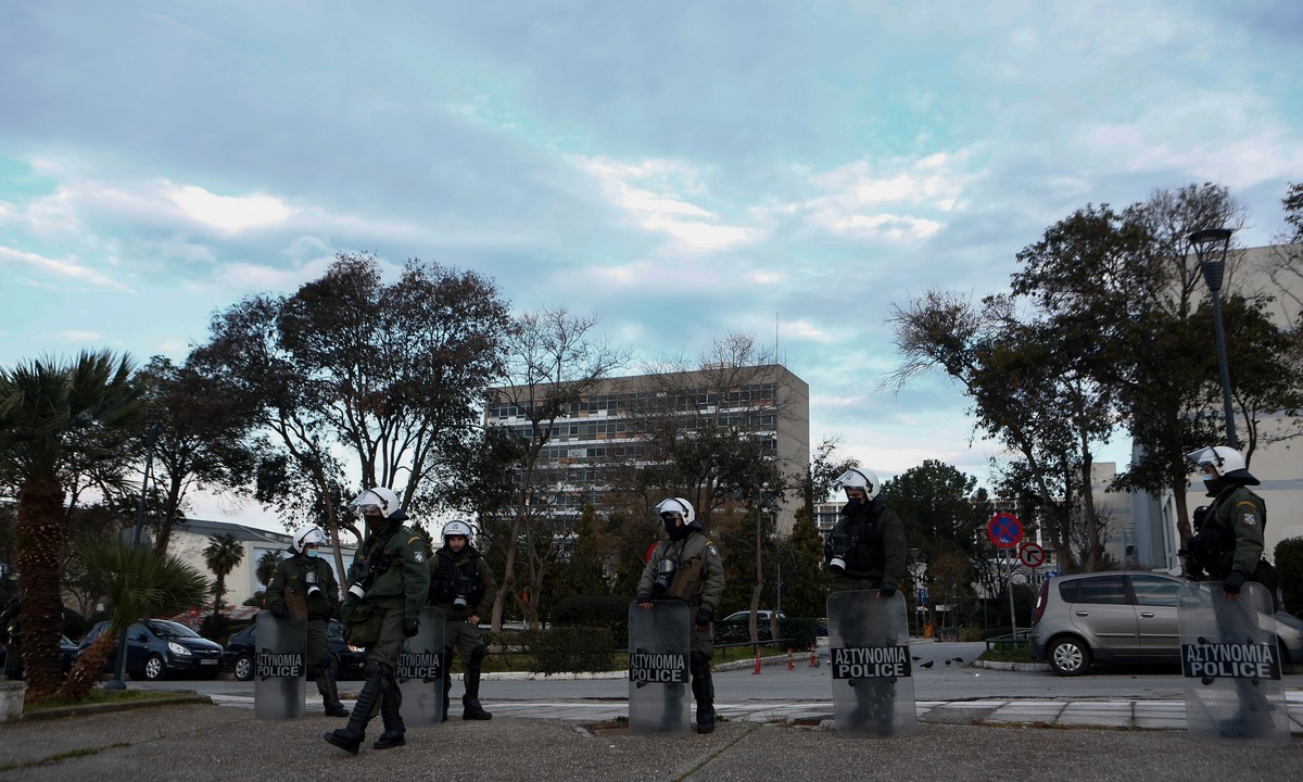 ΕΣΗΕΜ-Θ για ΑΠΘ: «Περιορισμός του δημοσιογραφικού έργου από την Αστυνομία»