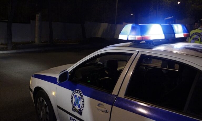 Θεσσαλονίκη: Επίθεση με πέτρες σε αστυνομικό τμήμα