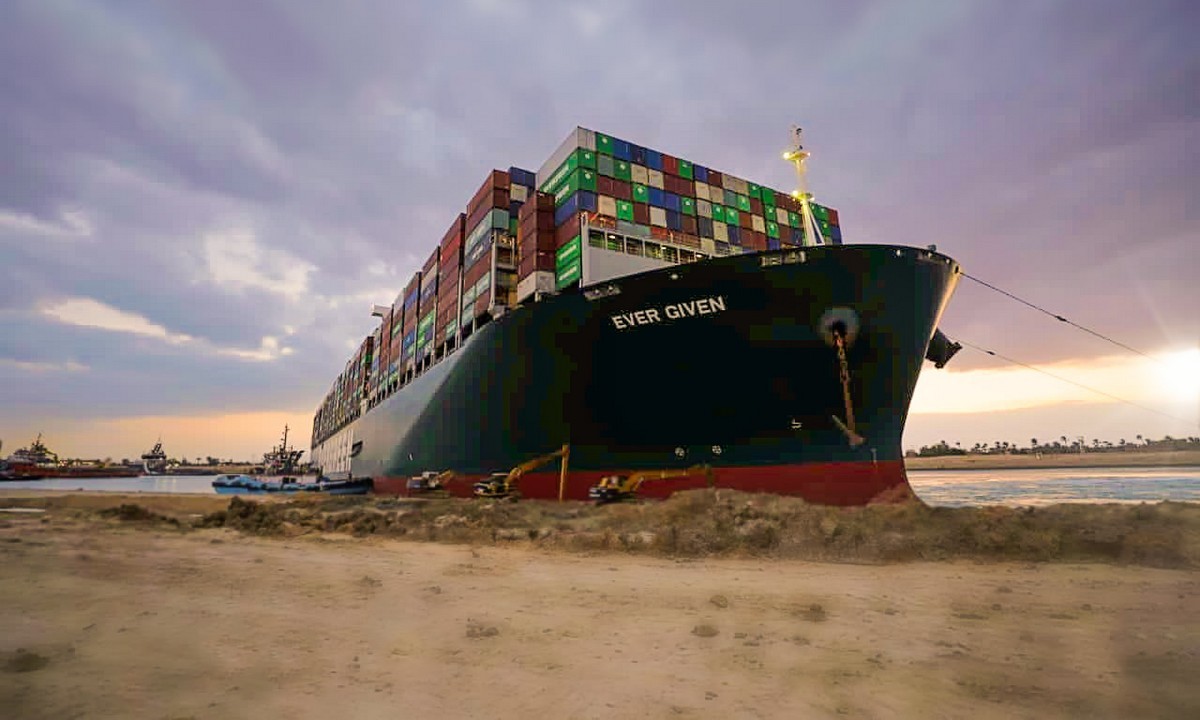 Θρίλερ στη διώρυγα του Σουέζ: Mπλόκαρε πάλι νωρίτερα το Ever Given