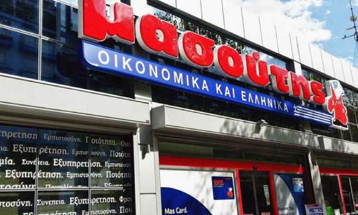 Μασούτης: Έπαιξαν τον Εθνικό Ύμνο από τα μεγάφωνα και ο κόσμος αποθέωσε (vids)