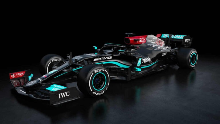Formula 1: Η Mercedes παρουσιάζει το μονοθέσιο W12 για το 2021