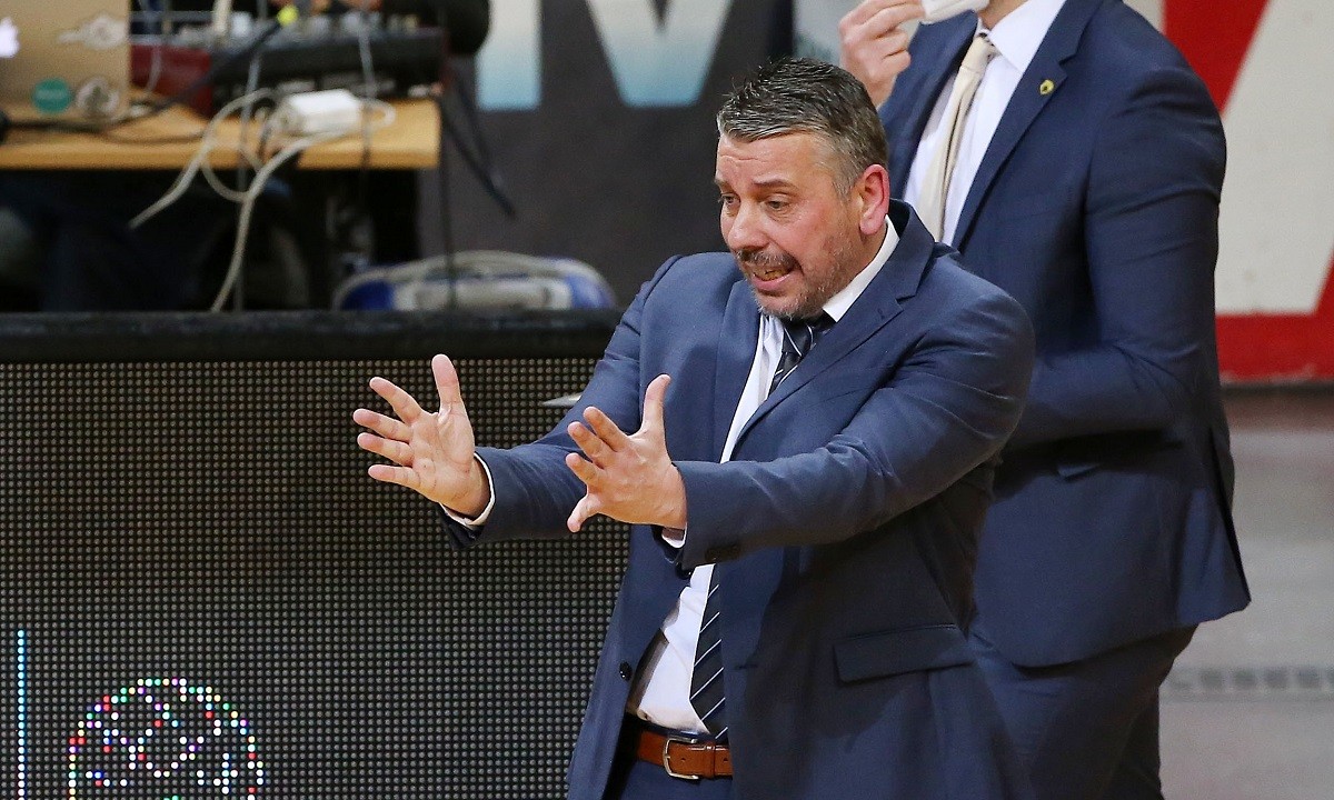 Παπαθεοδώρου: «Διαβάζουμε τι μας δίνει η άμυνα και να το παίρνουμε»