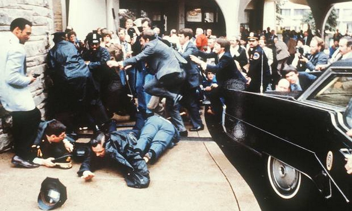 Σαν σήμερα: Η απόπειρα δολοφονίας του Ρόναλντ Ρήγκαν (1981)