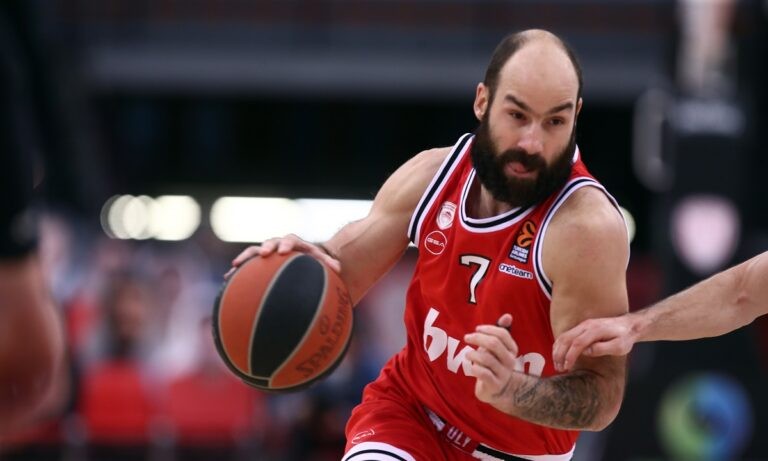 Σπανούλης: Αποχωρίστηκε την πλούσια γενειάδα του (pic)