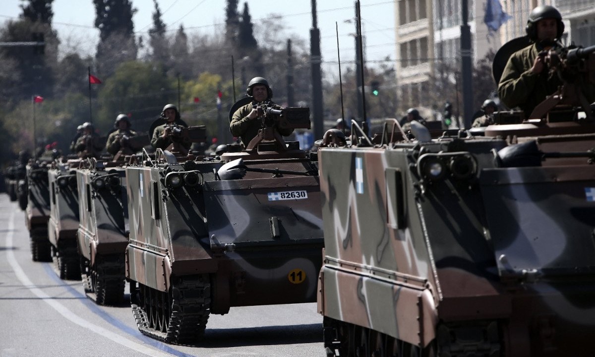 Η κυβερνητική εκπρόσωπος, Αριστοτελία Πελώνη ανακοίνωσε ότι θα πραγματοποιηθεί μόνο στρατιωτική παρέλαση την 25η Μαρτίου.