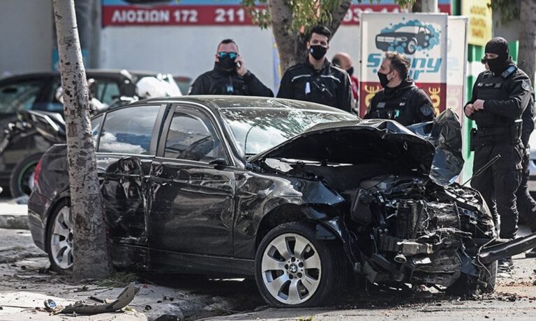 Τροχαίο Λιοσίων: Παραλίγο τραγωδία – Κλεμμένο ΙΧ έπεσε πάνω σε πεζούς! Τέσσερις τραυματίες