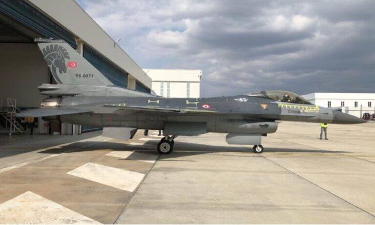 Ελληνοτουρκικα: Με… μπαλώματα θα πετούν τα τουρκικά F-16 Block 30
