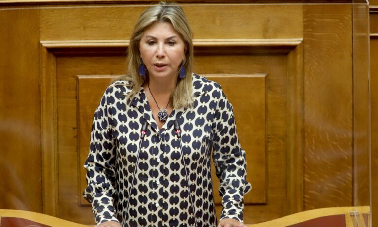 Ζέτα Μακρή: «Μαθήματα και το καλοκαίρι!» – Τι είπε για το voucher των 200 ευρώ