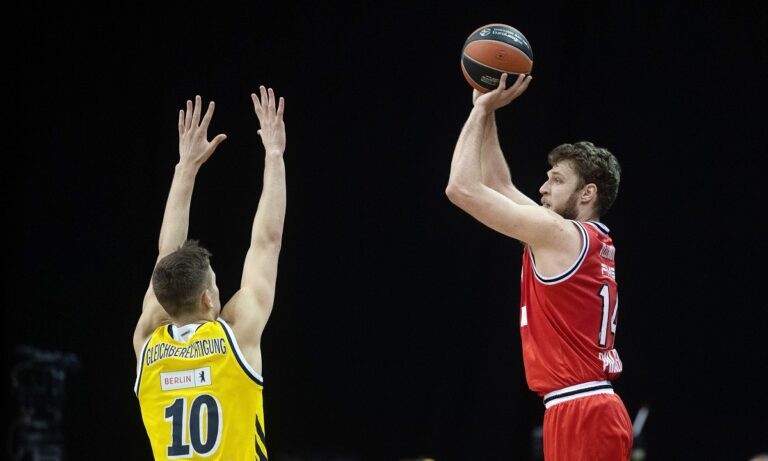 Ο Βεζένκοφ μεγάλωσε πρωταγωνιστής