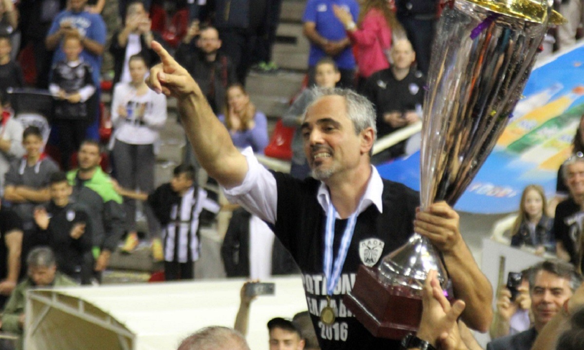 Καλμαζίδης: Ο προπονητής που αναγέννησε και εκτόξευσε τον ΠΑΟΚ επιστρέφει!