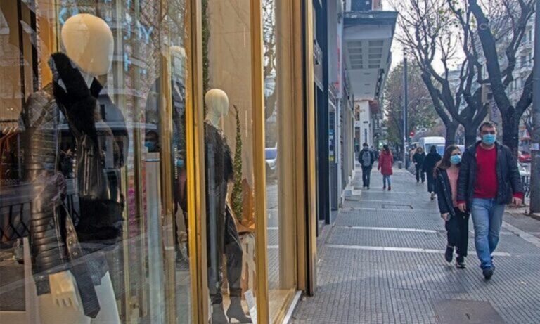 Lockdown – Στα… κάγκελα οι έμποροι: «Ο κόσμος δεν είναι παιχνιδάκι κάποιων που αποφασίζουν – Δεν θα το αφήσουμε έτσι»