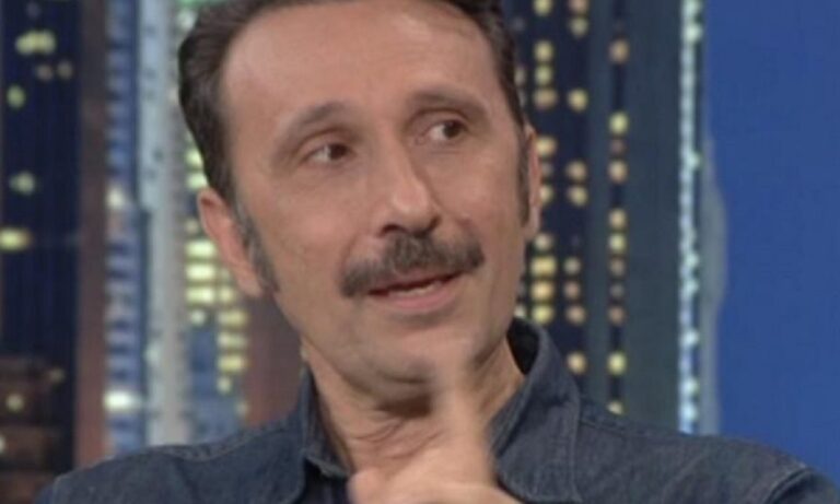 Ρένος Χαραλαμπίδης: «Η μητέρα μου έκανε τάμα για να γεννηθώ – Κανείς δεν πίστευε πως ήταν έγκυος» (vid)