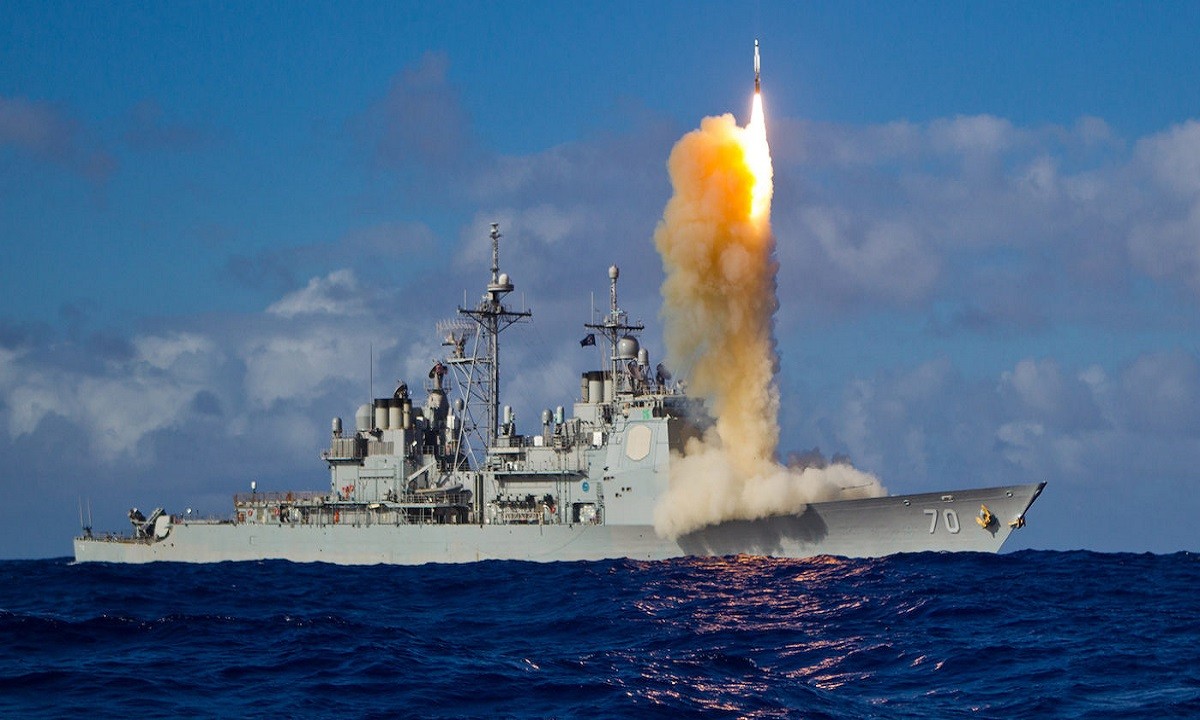 Lockheed Martin: Πετάει η μετοχή της εταιρείας μετά το συμβόλαιο που κέρδισε η εταιρία για το νέο AEGIS του αμερικανικού Πολεμικού Ναυτικού.