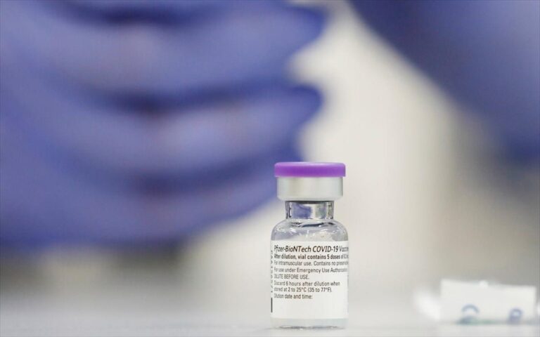Κορονοϊός: Μία δόση εμβολίου της Pfizer ή της AstraZeneca παράγει ισχυρή δόση αντισωμάτων