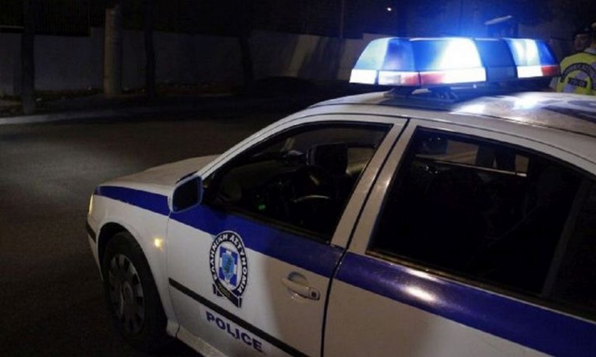 Θεσσαλονίκη: Άδειασαν πυροσβεστήρες σε περιπολικό με σκοπό να γλιτώσουν τη σύλληψη!