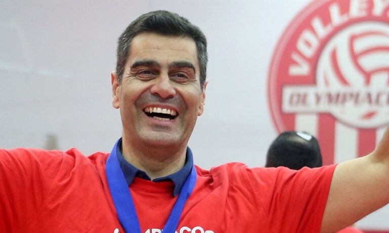 Ολυμπιακός: Ανανέωσε με Καζάζη – Τι δήλωσε ο προπονητής