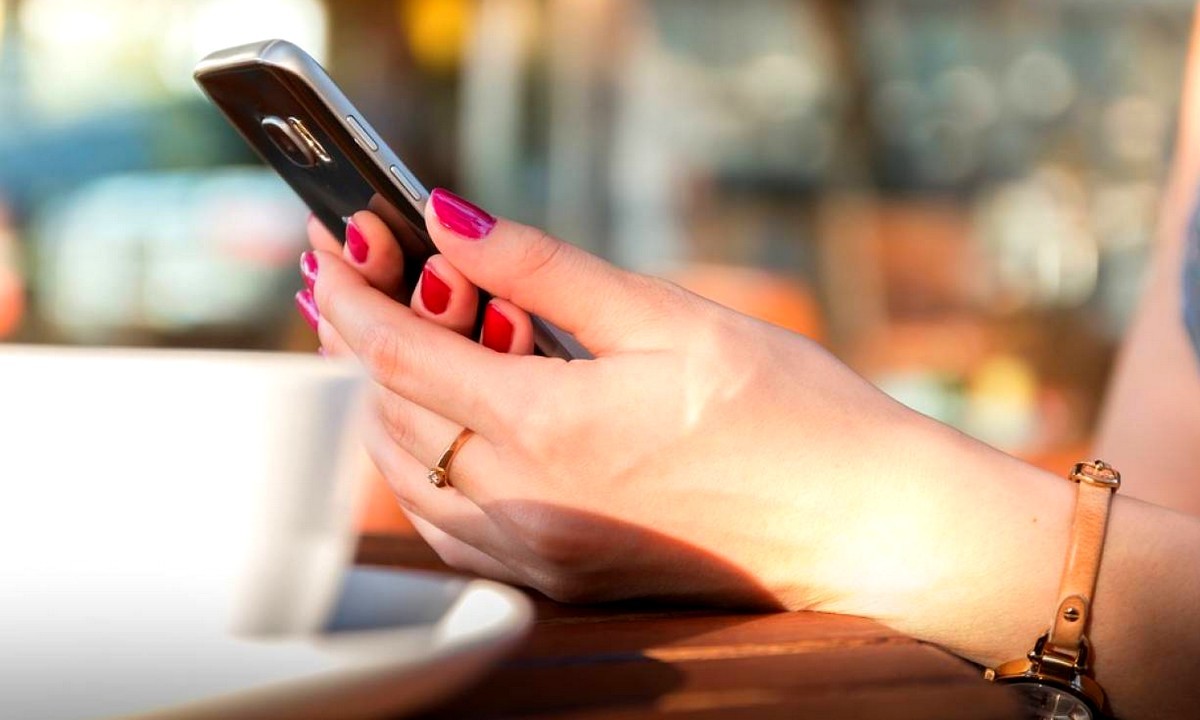 «Βόμβα» από τεράστια εταιρίας κινητής τηλεφωνίας! Αποσύρεται από την αγορά