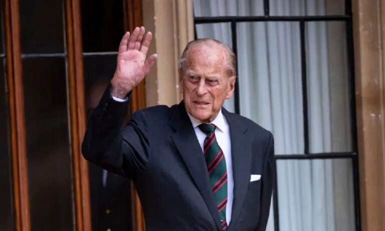 Πρίγκιπας Φίλιππος: Πέθανε σε ηλικία 99 ετών – Είχε γεννηθεί στην Κέρκυρα