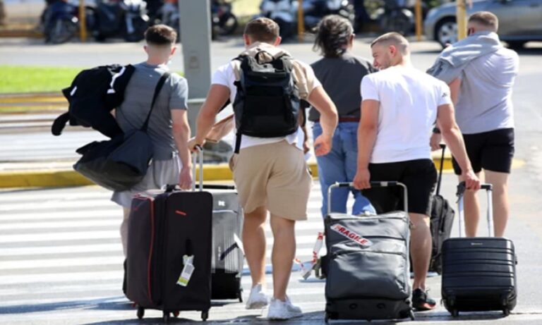 Τελεταί Μπούκουρας: WELCOME TOURISTS