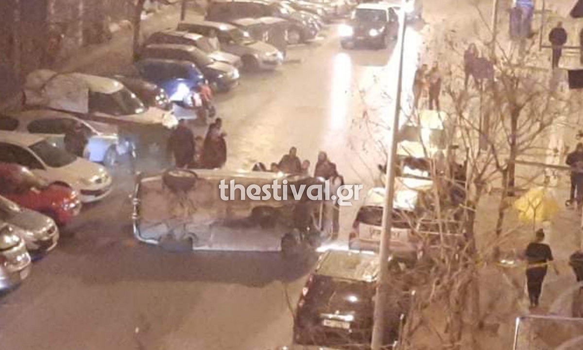 Θεσσαλονίκη – Ανατροπή αυτοκινήτου: Απεγκλώβισαν την οδηγό κι έγινε… καπνός! (vid+pics)