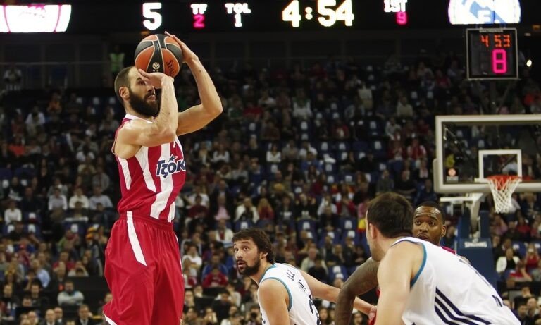 Ρεάλ- Ολυμπιακός: Το ιστορικό 43 χρόνων (Vids)