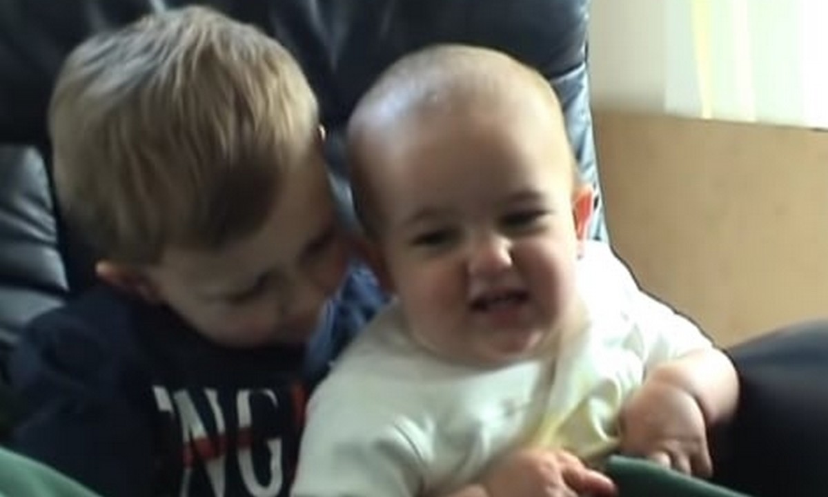 Viral: Το βίντεο με τα δύο μικρά αδέλφια που πουλήθηκε για 760.000 δολάρια! (vid)