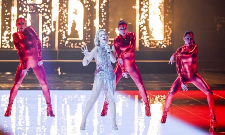 Έλενα Τσαγκρινού: «Μπορώ να γίνω δούλος σου αρκεί να με παντρευτείς» – Το σχόλιο που την άφησε άφωνη