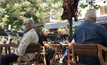 Αθήνα: Δικαίωση για την εστίαση - Γεμάτα τα τραπέζια και σήμερα (pics)