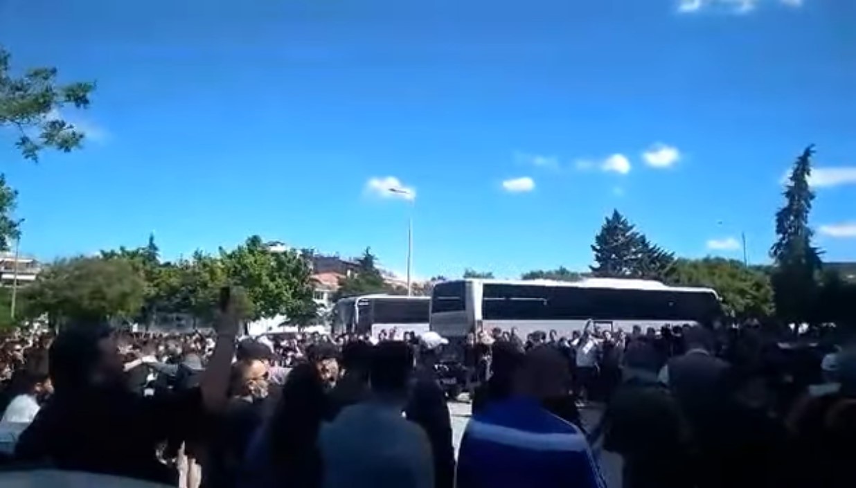 Ο ΠΑΟΚ αντιμετωπίζει αύριο στον τελικό του Κυπέλλου Ελλάδας τον Ολυμπιακό, ο κόσμος βρίσκεται τώρα στην Τούμπα.