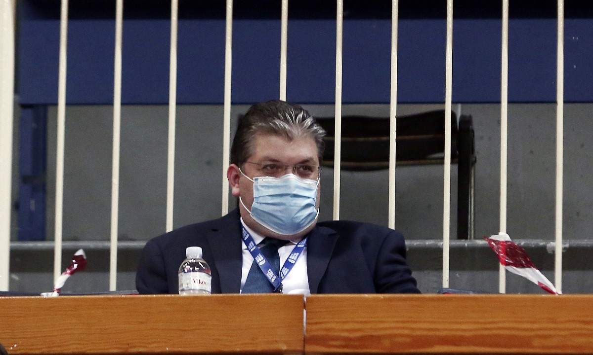 Παπανικολάου: «Ας μου απαγόρευε με τροπολογία να κατέβω στις εκλογές ο Αυγενάκης»