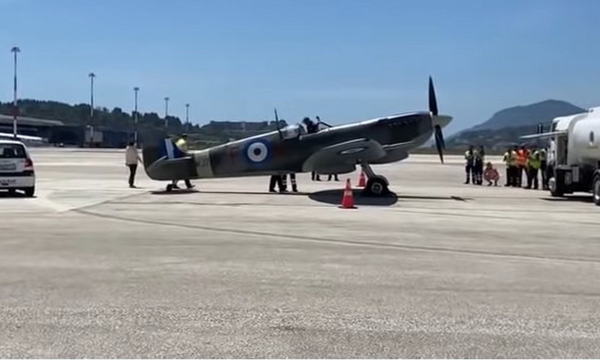 Πολεμική Αεροπορία: O…  θρύλος των αιθέρων έφτασε στο Τατόι (vid)