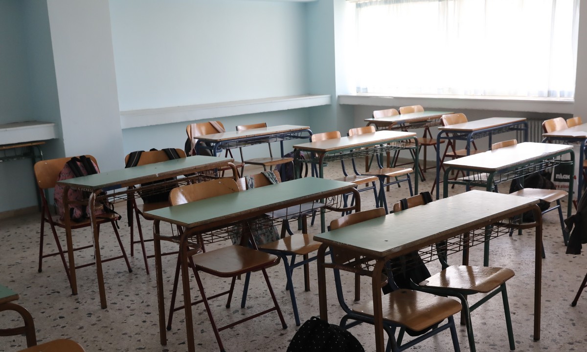 Υπουργείο Παιδείας: Η ενημέρωση για τον δάσκαλο που φέρεται να έστελνε σεξουαλικά μηνύματα σε μαθήτριες