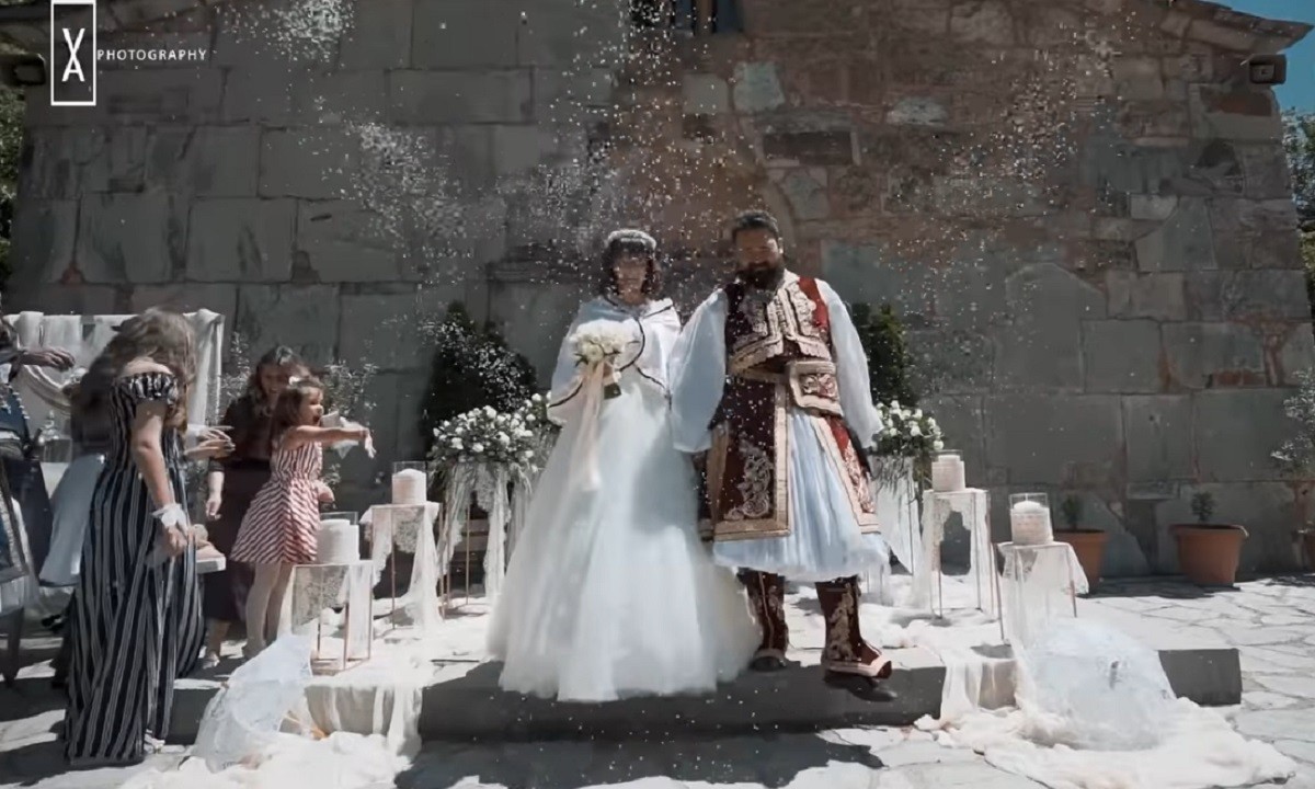 Απίστευτος γάμος στα Τρίκαλα, με θέμα τα  200 χρόνια από την Ελληνική Επανάσταση
