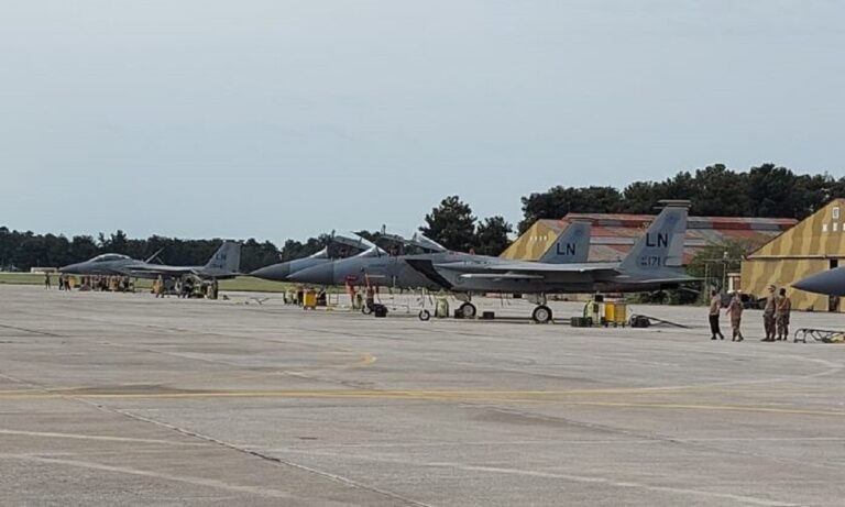 Δώδεκα αμερικανικά F-15 στην Λάρισα