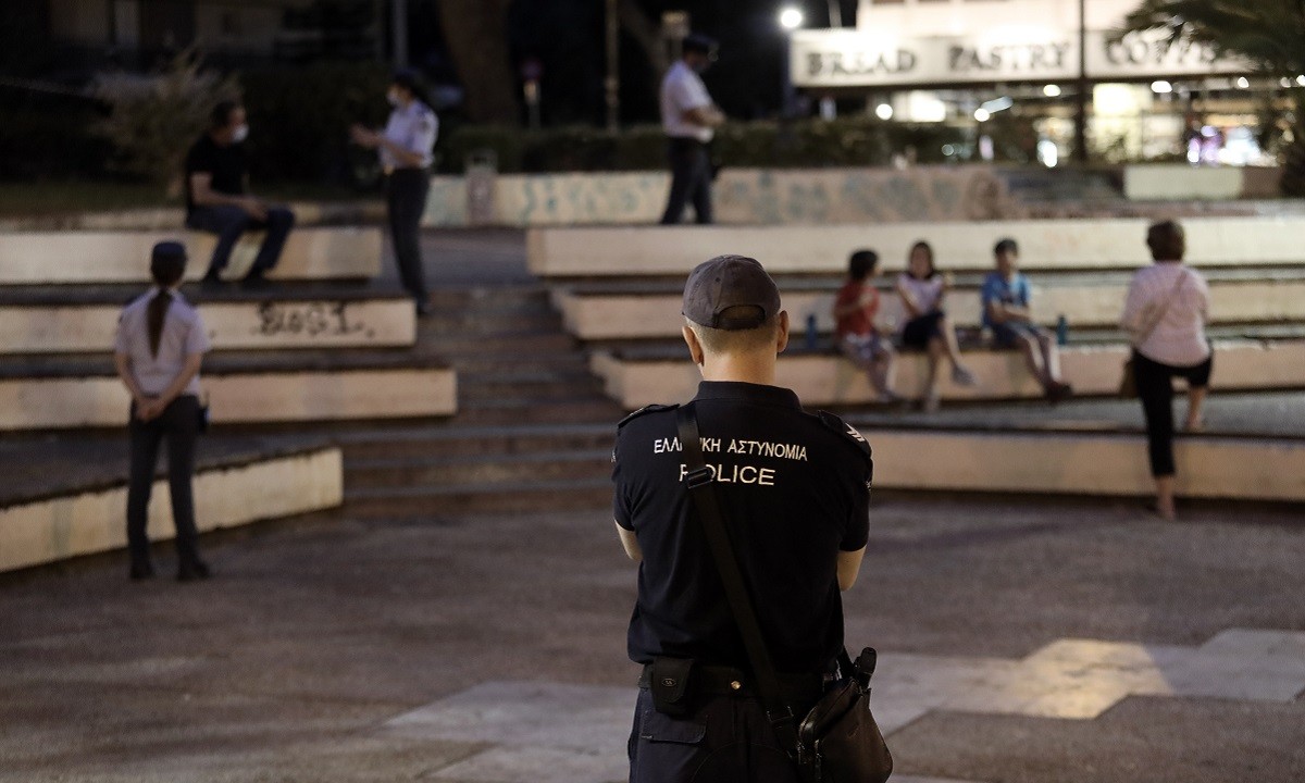 Αποκλεισμός της Πλατείας Αγίου Ιωάννου στην Αγία Παρασκευή για την αποφυγή συγχρωτισμού