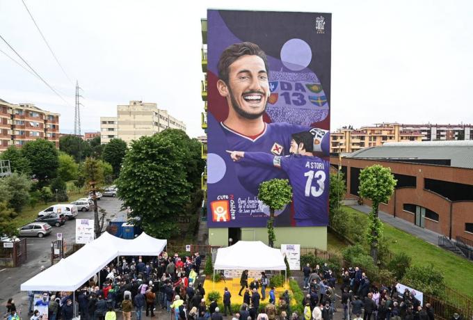 Η Φλωρεντία δεν θα ξεχάσει ποτέ τον Ντάβιντε Αστόρι και σε κάθε ευκαιρία υμνεί τον Ιταλό, που έφυγε τόσο πρόωρα από τη ζωή.