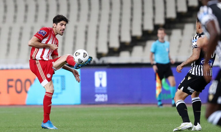 Μπουχαλάκης: Υπογράφει το νέο του συμβόλαιο