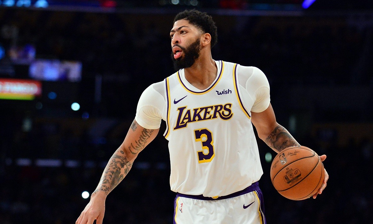 Λέικερς: Πονάει στο γόνατο ο Ντέιβις!