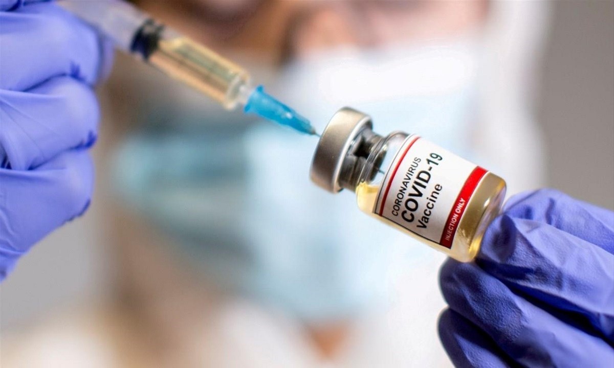 Εμβολιασμοί: Ξεκινούν και πάλι σήμερα (3/5) – Τότε ανοίγει η πλατφόρμα για τους 20αρηδες