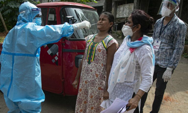 Φάουτσι για Ινδία: Μόνο με lockdown πολλών εβδομάδων θα αναχαιτιστεί ο κορονοϊός