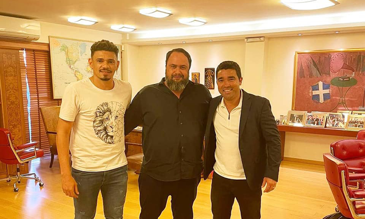 Ολυμπιακός: Ο Βαγγέλης Μαρινάκης μαζί με Ντέκο και Τικίνιο