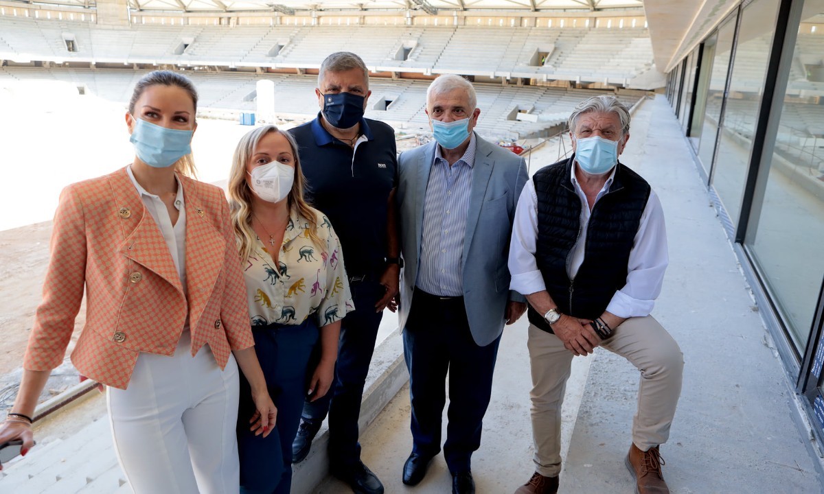 Ο Μελισσανίδης στην Περιφέρεια Αττικής για τις υπογραφές για το νέο γήπεδο της ΑΕΚ (vid)