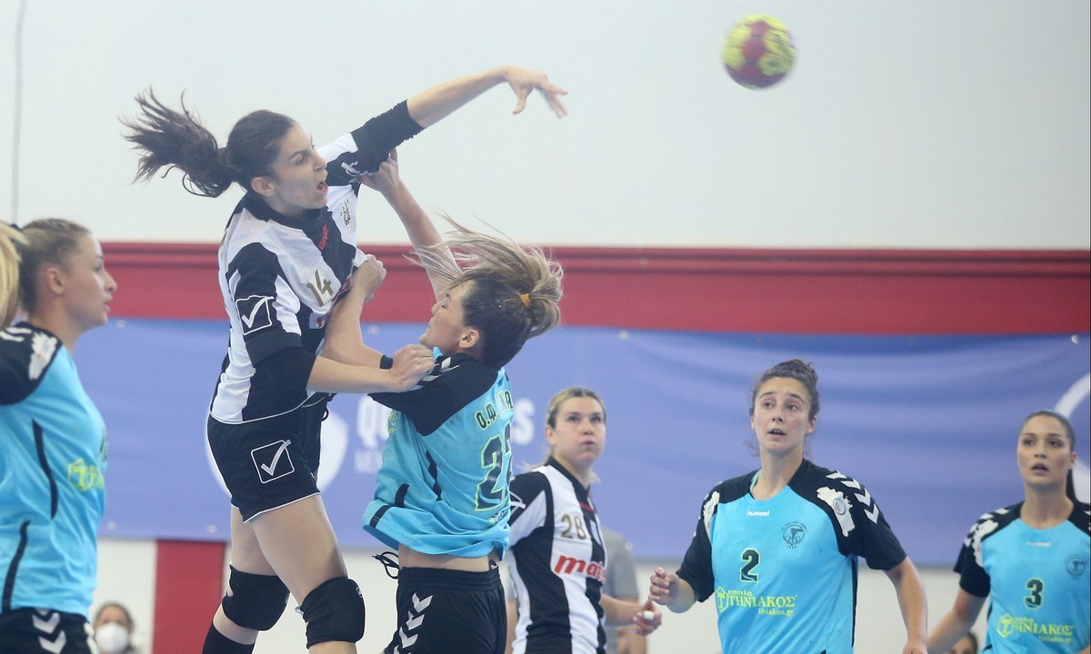 Κύπελλο Γυναικών χάντμπολ: ΠΑΟΚ και Βέροια πήραν το εισιτήριο για τον τελικό του 17ου Final-4 που διεξάγεται στο ΔΑΚ Κορυδαλλού.