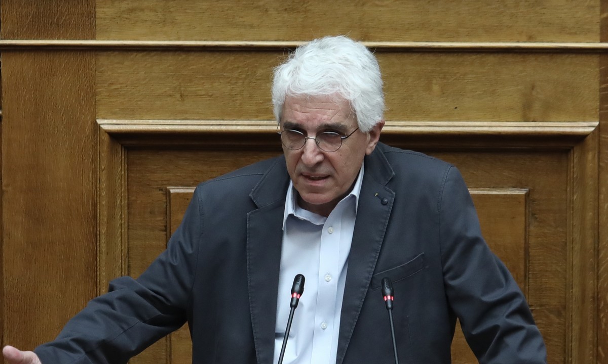 Παρασκευόπουλος: Μιλώντας στον δημοσιογράφο Δημήτρη Στρουμπάκο και στο Ionion FM ο πρώην υπουργός περιγράφει τις δύσκολες στιγμές που έζησε.